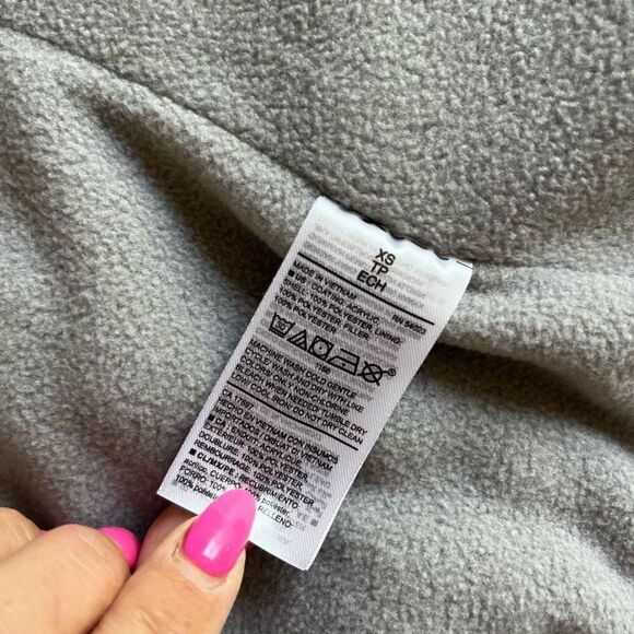 Old Navy NWOT gray quilted zip up mock neck vest warm size XS fits up to small‎ - Picture 6 of 7